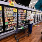 U.S. consumer sentiment falls as concerns about prices rise again